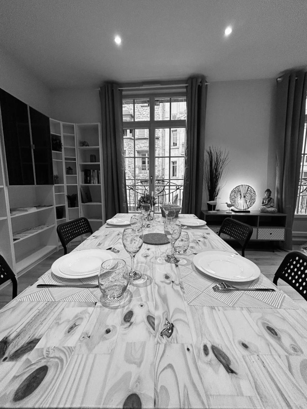 Ferienwohnung L'Etape Des Sacres Reims Exterior foto