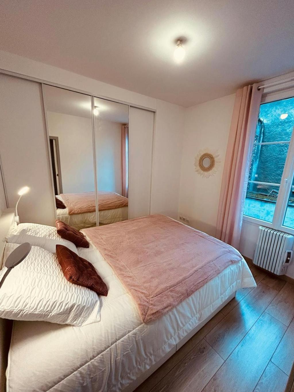 Ferienwohnung L'Etape Des Sacres Reims Exterior foto