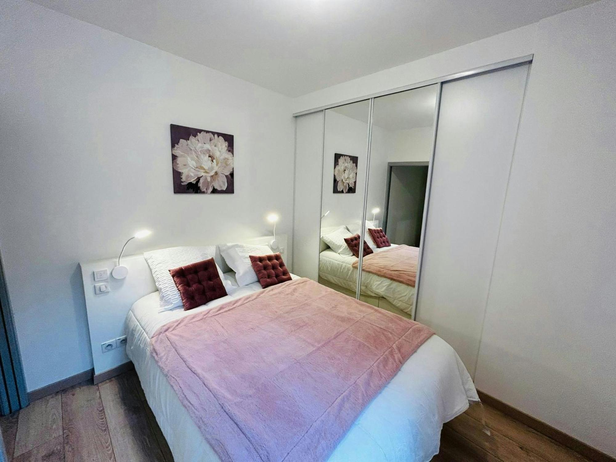 Ferienwohnung L'Etape Des Sacres Reims Exterior foto